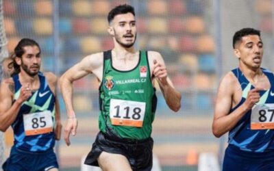 Uruguayo Santiago Catrofe rompe el récord sudamericano de los 400 m. (12:59.26)