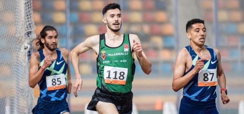 Uruguayo Santiago Catrofe rompe el récord sudamericano de los 400 m. (12:59.26)