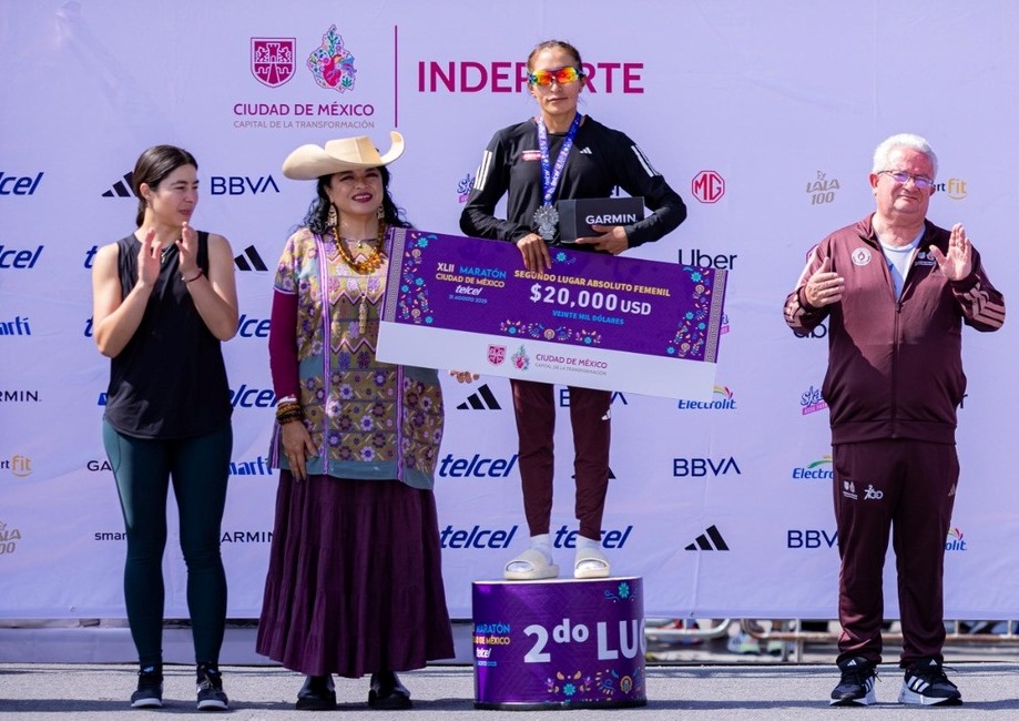 Thalía Valdivia termina segunda en la Maratón Cuidad de México