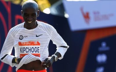 Eliud Kipchoge y su misteriosa camiseta agujereada vista en la Maratón de Nueva York