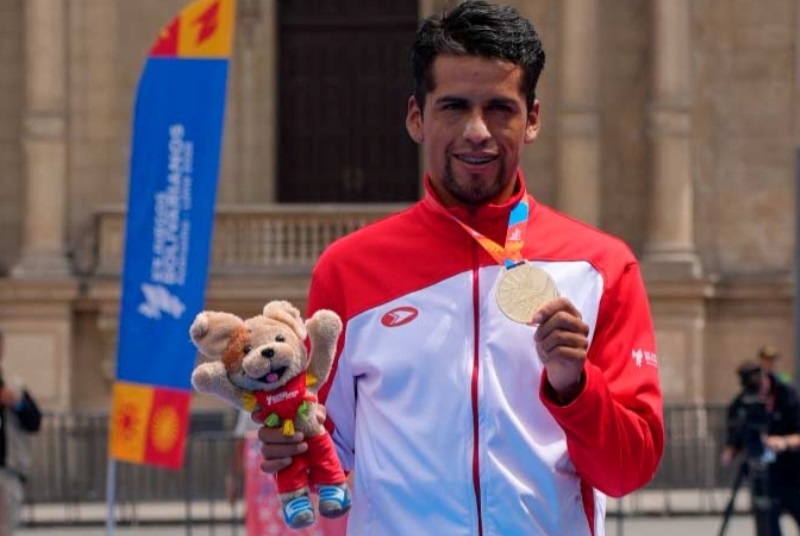 Ferdinan Cereceda gana la maratón de los Juegos Bolivariano y la primera dorada para el Perú
