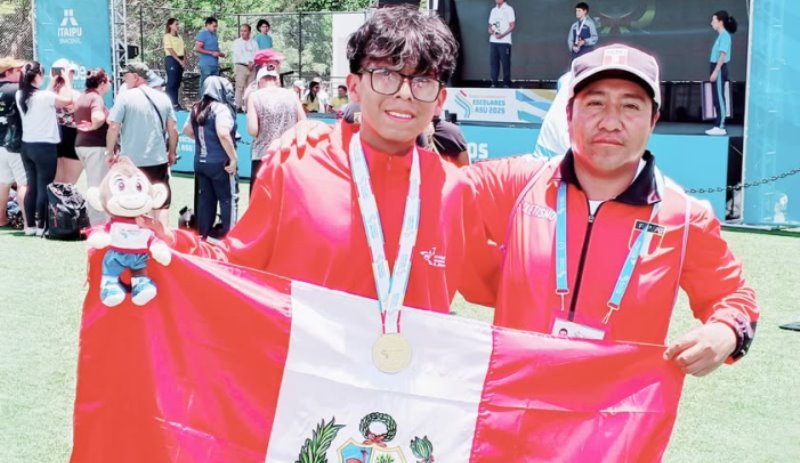 Anghelo Dustin Calcina futura promesa de la marcha peruana es campeón sudamericano escolar