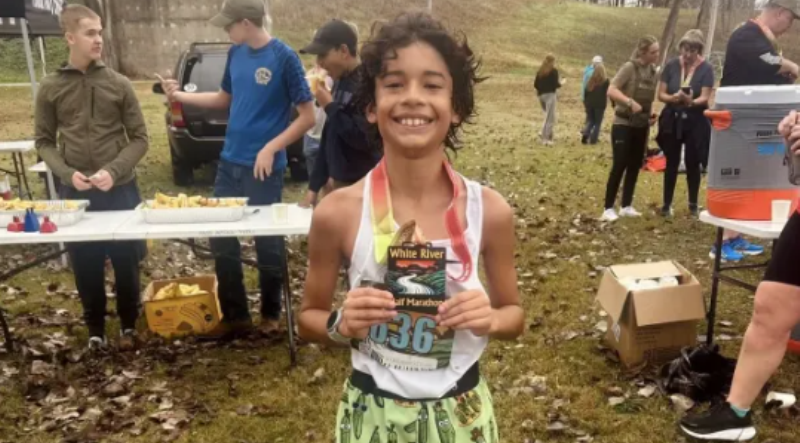 Niño de 11 años bate el récord mundial de media maratón