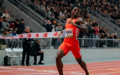 McRae rompe el récord mundial de 400 m en pista corta en Fayetteville